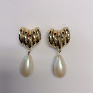 Vintage Les Bernard earrings